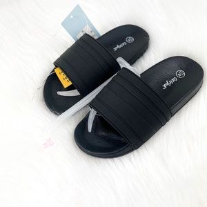 Cat & Jack Boys Slides NWT